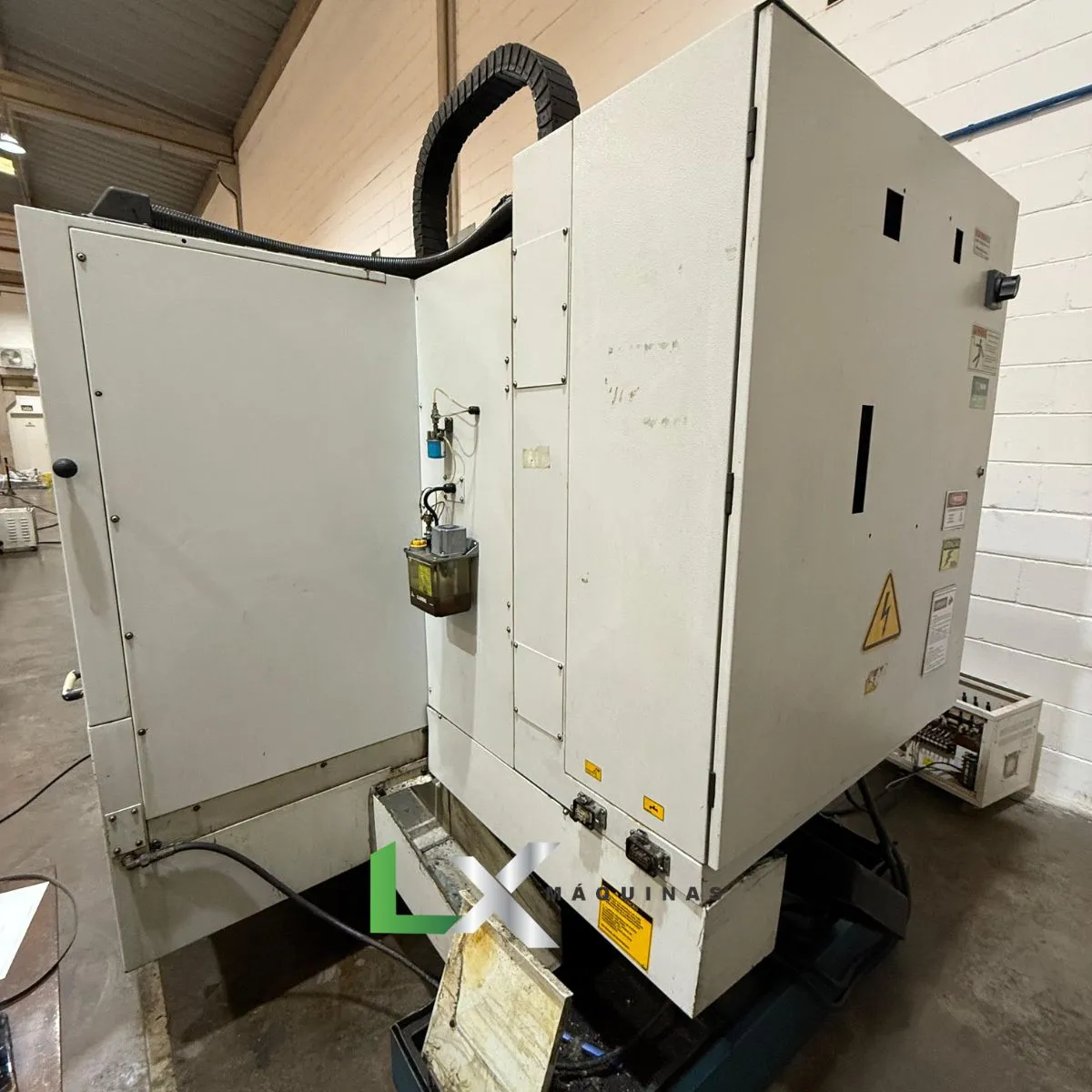 CENTRO DE USINAGEM ROMI BRIDGEPORT D760 – SIEMENS – ANO 2001 – LX
