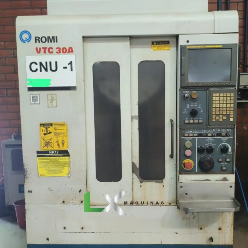 CENTRO DE USINAGEM E FURAÇÃO ROMI VTC30A – 2004 (8)