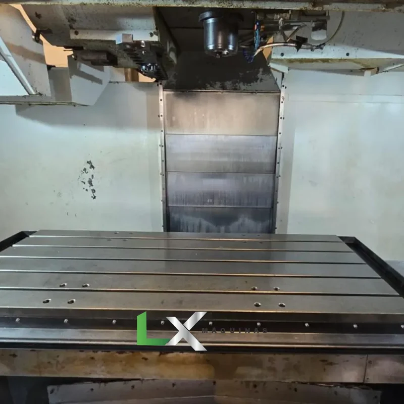 CENTRO DE USINAGEM HASS MODELO VF-6B 40 - ANO 2006 (5)