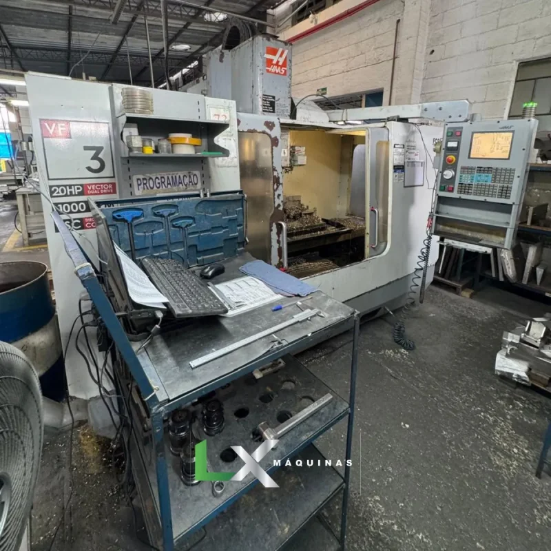 CENTRO DE USINAGEM HASS VF3 - COM 4 EIXO - 2005 (2)