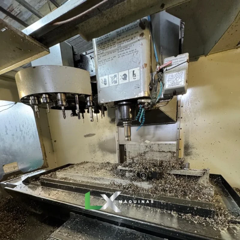 CENTRO DE USINAGEM HASS VF3 - COM 4 EIXO - 2005 (4)
