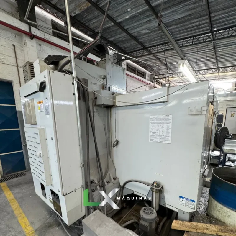 CENTRO DE USINAGEM HASS VF3 - COM 4 EIXO - 2005 (7)