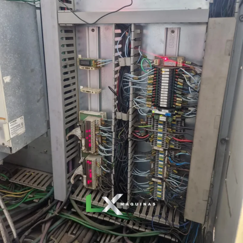 CENTRO DE USINAGEM ROMI BRIDGEPORT D760 - SIEMENS - 2002 (6)