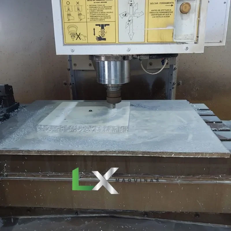 CENTRO DE USINAGEM ROMI D1250 - FANUC - 2015 (10)