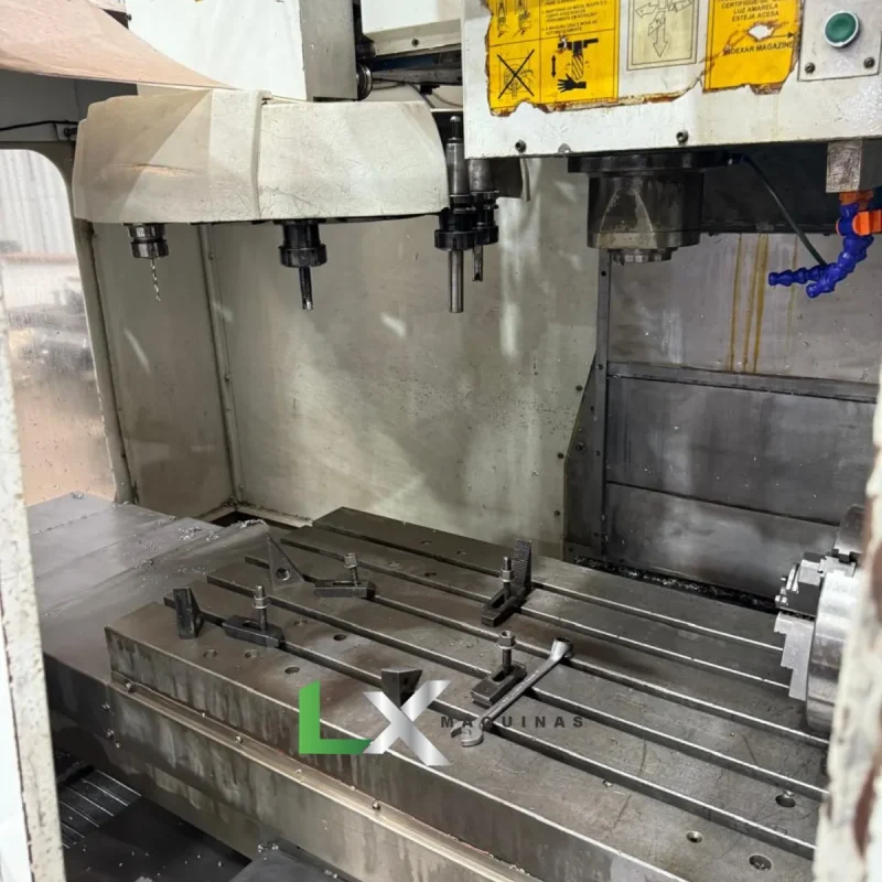 CENTRO DE USINAGEM ROMI D1250 SIEMENS COM 4 EIXO E REFRIGERAÇÃO INTERNA - 2005 (1)