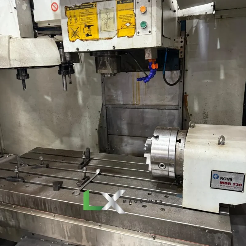 CENTRO DE USINAGEM ROMI D1250 SIEMENS COM 4 EIXO E REFRIGERAÇÃO INTERNA - 2005 (3)