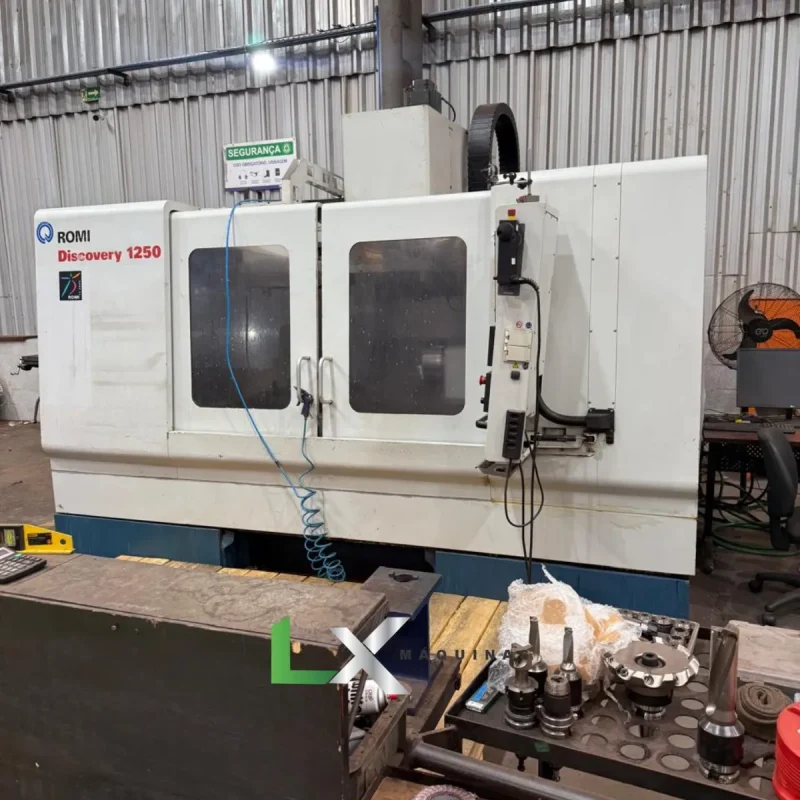 CENTRO DE USINAGEM ROMI D1250 SIEMENS COM 4 EIXO E REFRIGERAÇÃO INTERNA - 2005 (5)