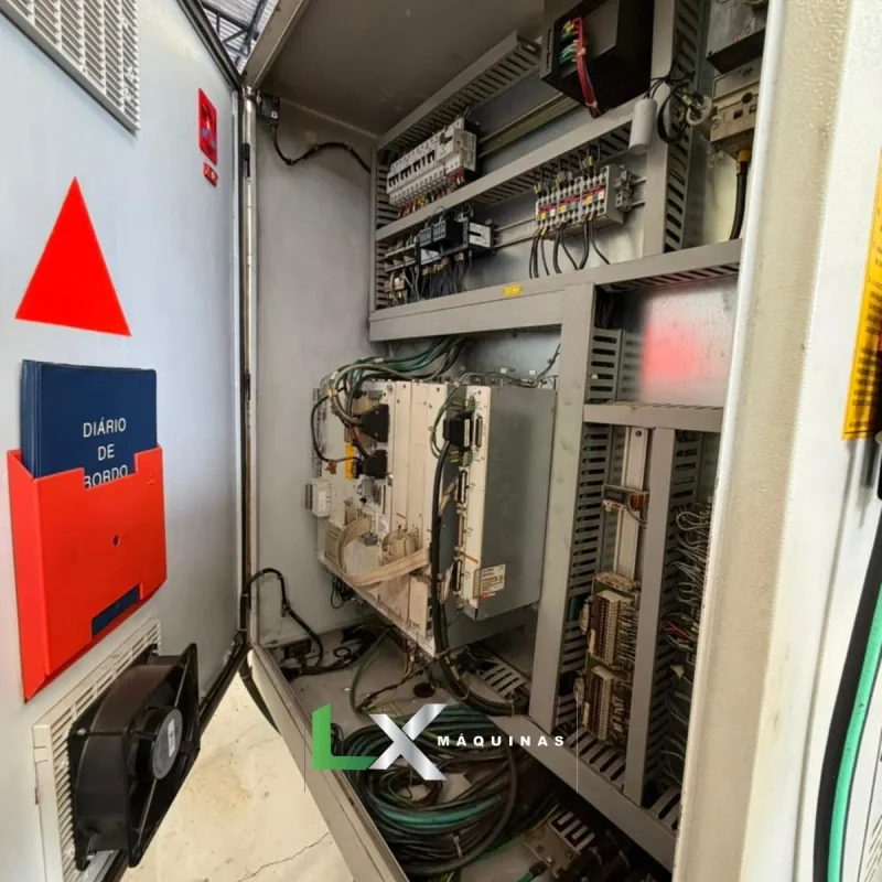 CENTRO DE USINAGEM ROMI D1250 – SIEMENS - BEM CONSERVADO (6)