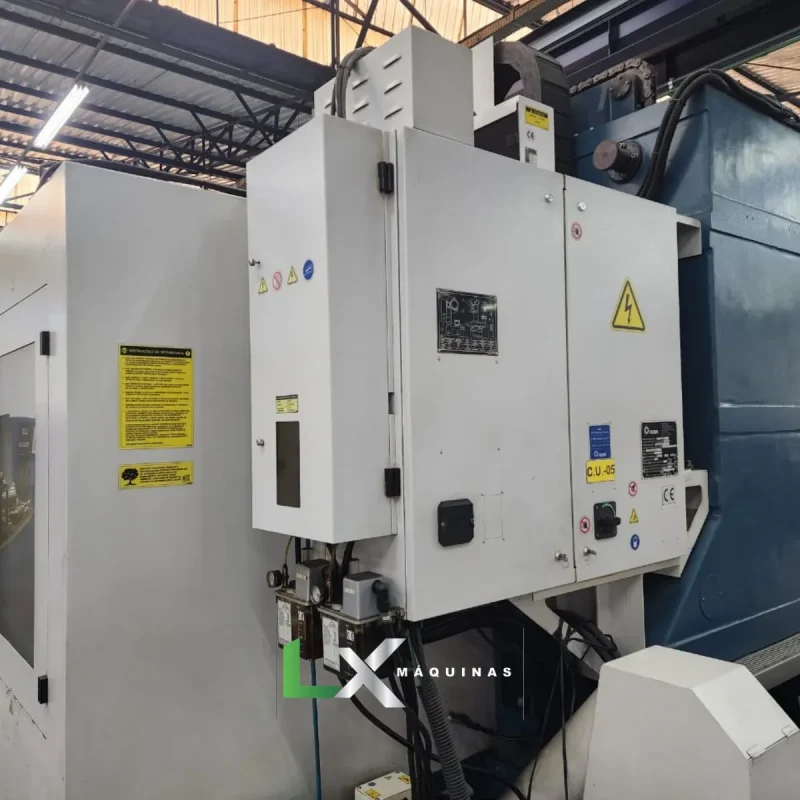 CENTRO DE USINAGEM ROMI D2000 COM 4 EIXO - FANUC - ANO 2012 (3)