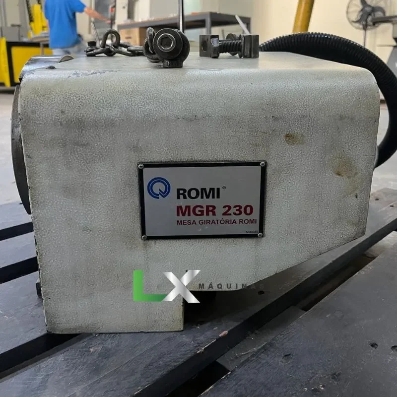 CENTRO DE USINAGEM ROMI D560 COM 4ºEIXO – SIEMENS - 2004 (10)