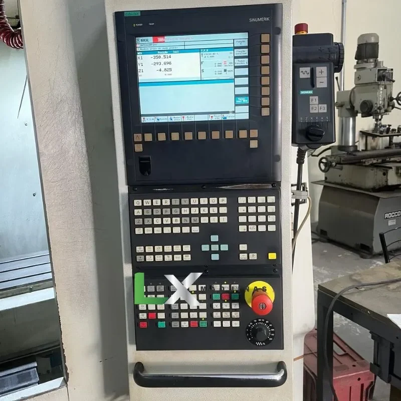 CENTRO DE USINAGEM ROMI D560 COM 4ºEIXO – SIEMENS - 2004 (7)