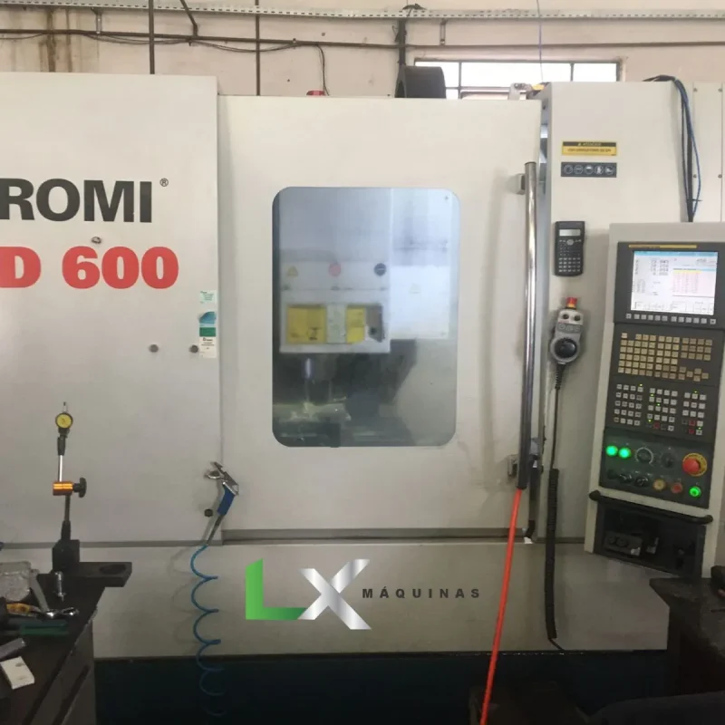 CENTRO DE USINAGEM ROMI D600 - 10.000 RPM - ANO 2011 (6)