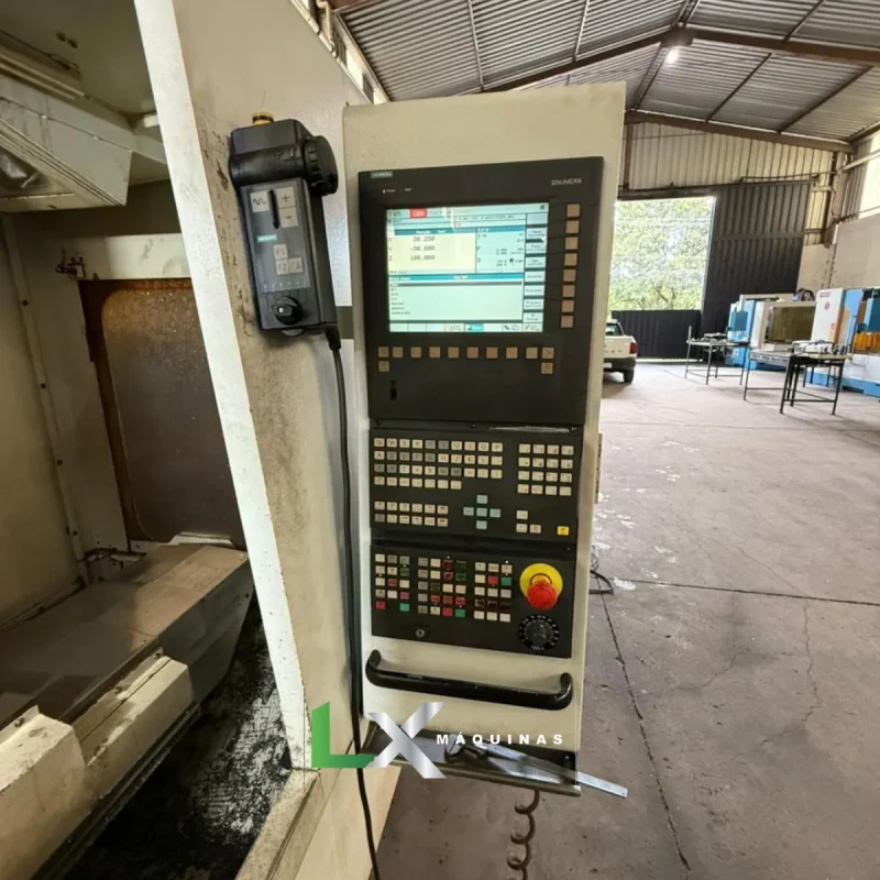 CENTRO DE USINAGEM ROMI D760 SIEMENS - ANO 2004 (4)