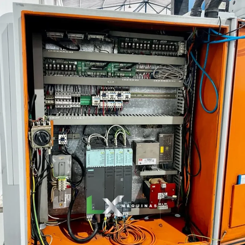 CENTRO DE USINAGEM VEKER CVK 1000 -SIEMENS - 2006