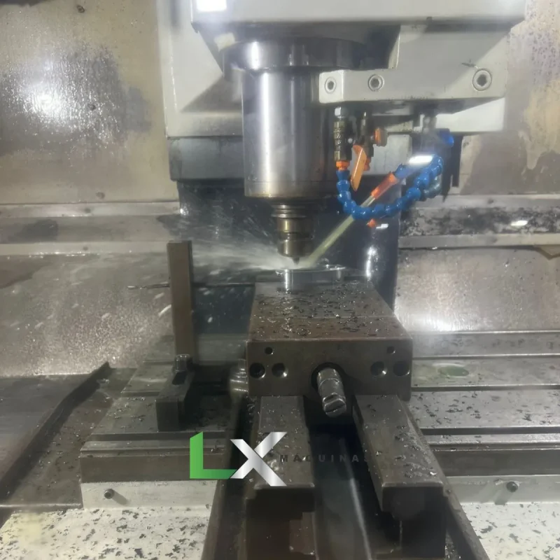 CENTRO DE USINAGEM VERTICAL DOOSAN DAEWOO 3016L - 760 X 406 X 508MM - ANO 2006 (1)