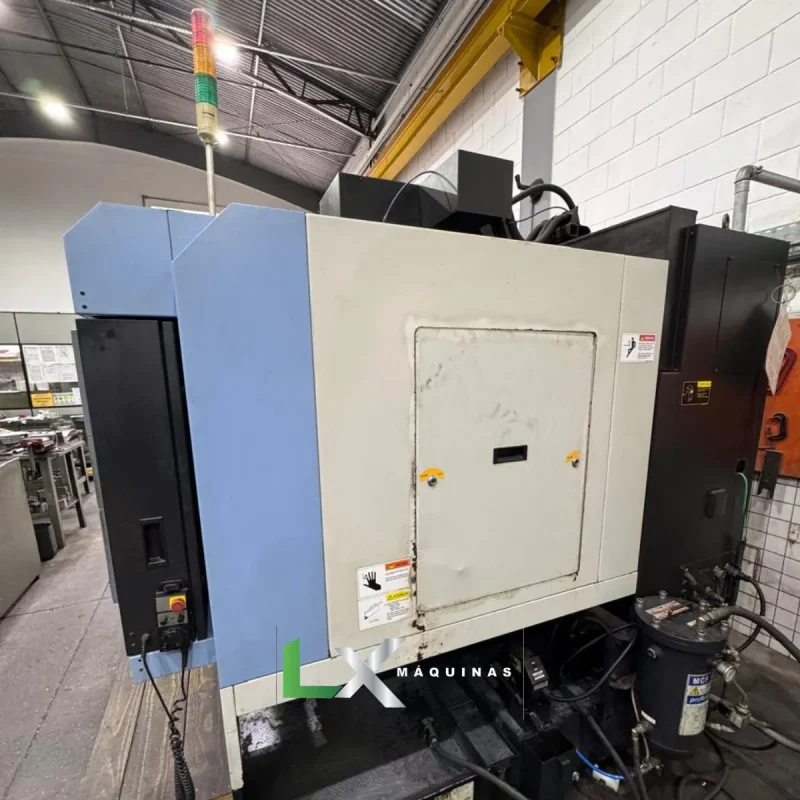 CENTRO DE USINAGEM VERTICAL DOOSAN DNM 500 - FANUC - 2013 (1)