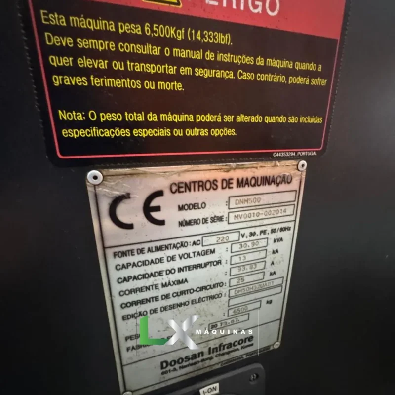 CENTRO DE USINAGEM VERTICAL DOOSAN DNM 500 - FANUC - 2013 (8)