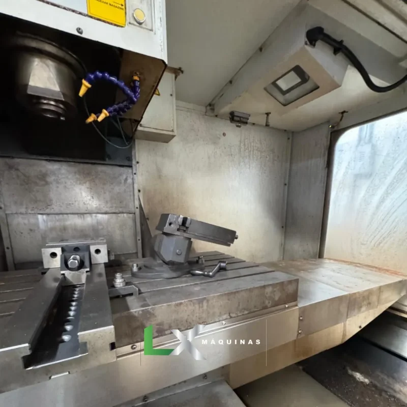 CENTRO DE USINAGEM VERTICAL ROMI 1250 COM 4º EIXO - ANO 2006 (6)