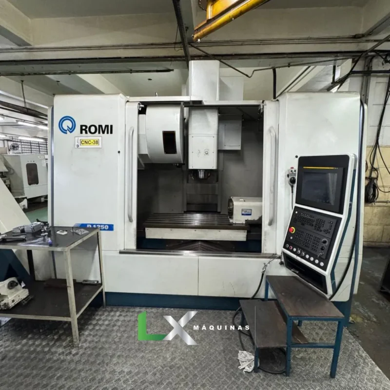 CENTRO DE USINAGEM VERTICAL ROMI D1250 COM 4º EIXO - FANUC - 2024 (2)