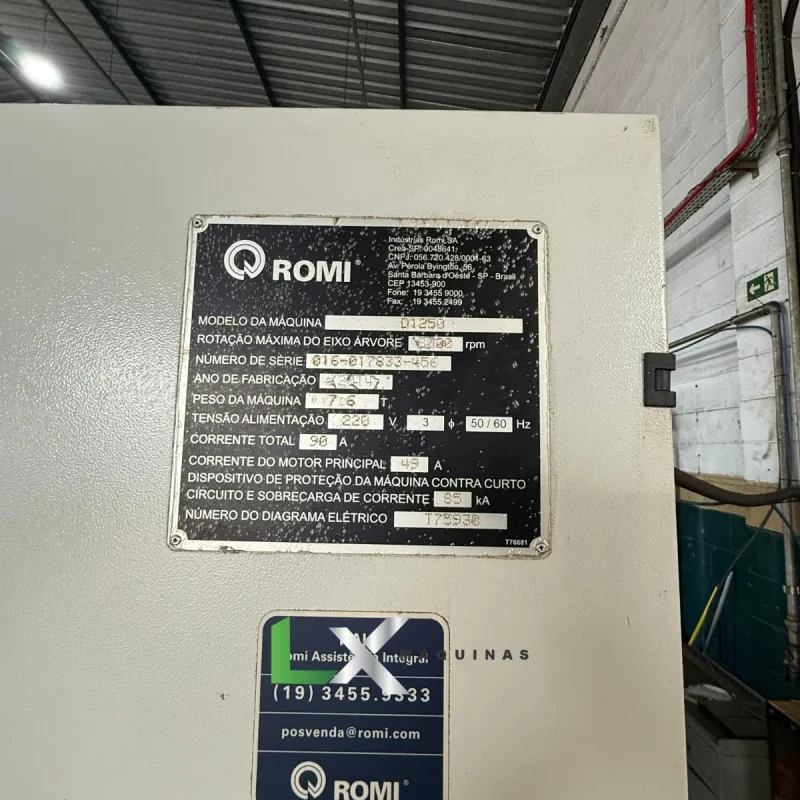 CENTRO DE USINAGEM VERTICAL ROMI D1250 - SIEMENS - ANO 2014 (2)