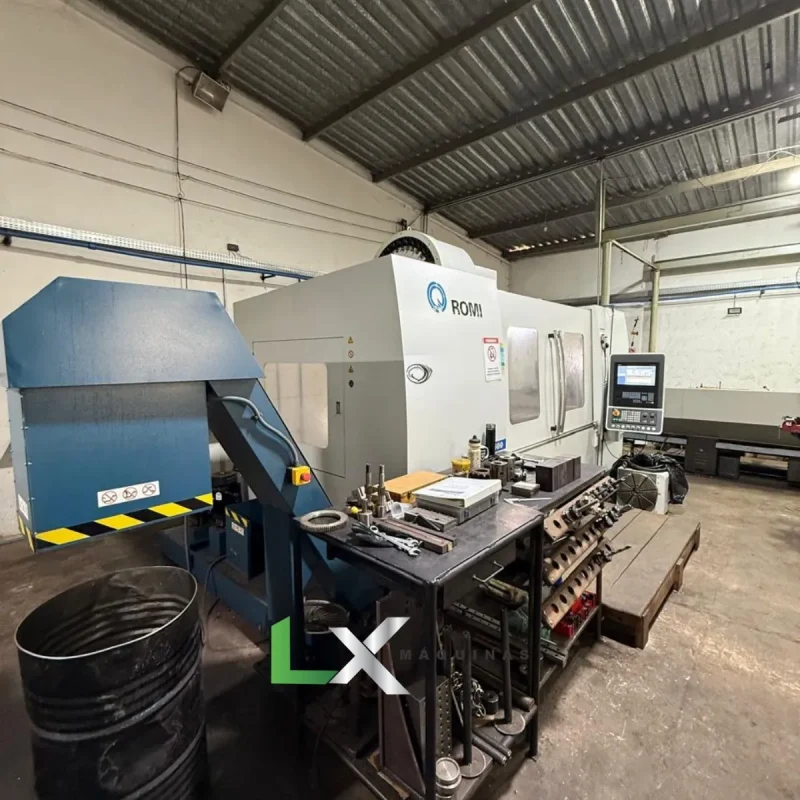 CENTRO DE USINAGEM VERTICAL ROMI D1500 SIEMENS 828D COM 4 EIXO - ANO 2022 (1)