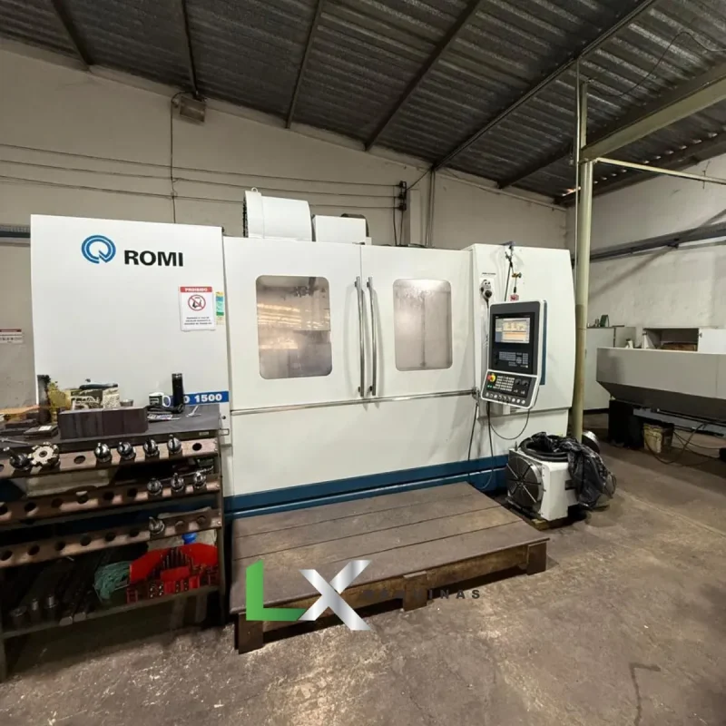 CENTRO DE USINAGEM VERTICAL ROMI D1500 SIEMENS 828D COM 4 EIXO - ANO 2022 (4)