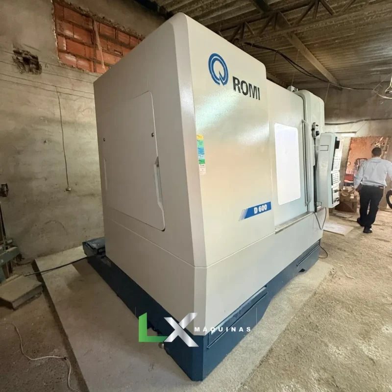 CENTRO DE USINAGEM VERTICAL ROMI D600 FANUC - ANO 2022 (10)