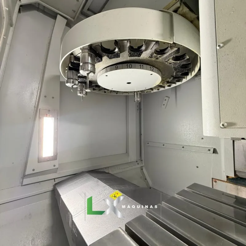 CENTRO DE USINAGEM VERTICAL ROMI D600 FANUC - ANO 2022 (3)