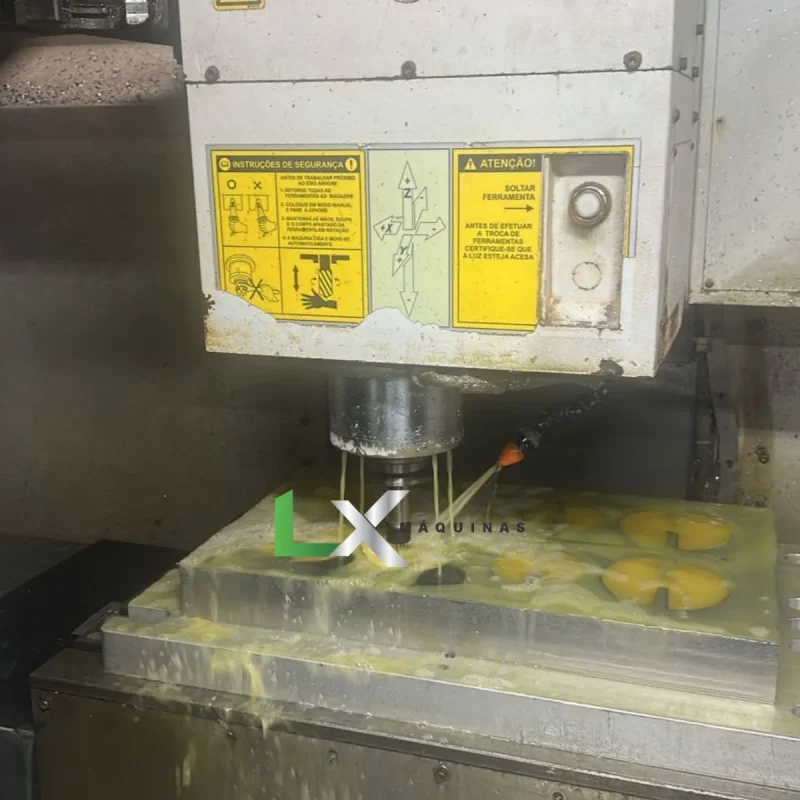 CENTRO DE USINAGEM VERTICAL ROMI D800 - FANUC - 12.000 RPM (6)