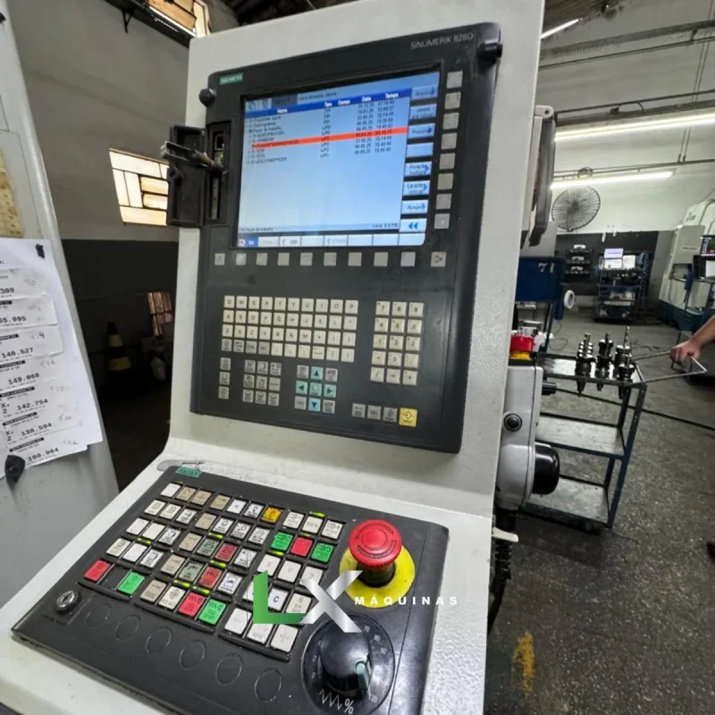 CENTRO DE USINAGEM VERTICAL ROMI DCM 620 5F - SIEMENS - 2015 (4)