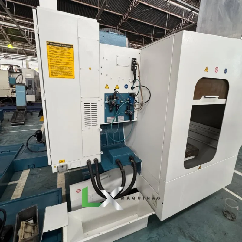 CENTRO DE USINAGEM VERTICAL ROMI DISCOVERY 560 - FANUC - 2005 (4)