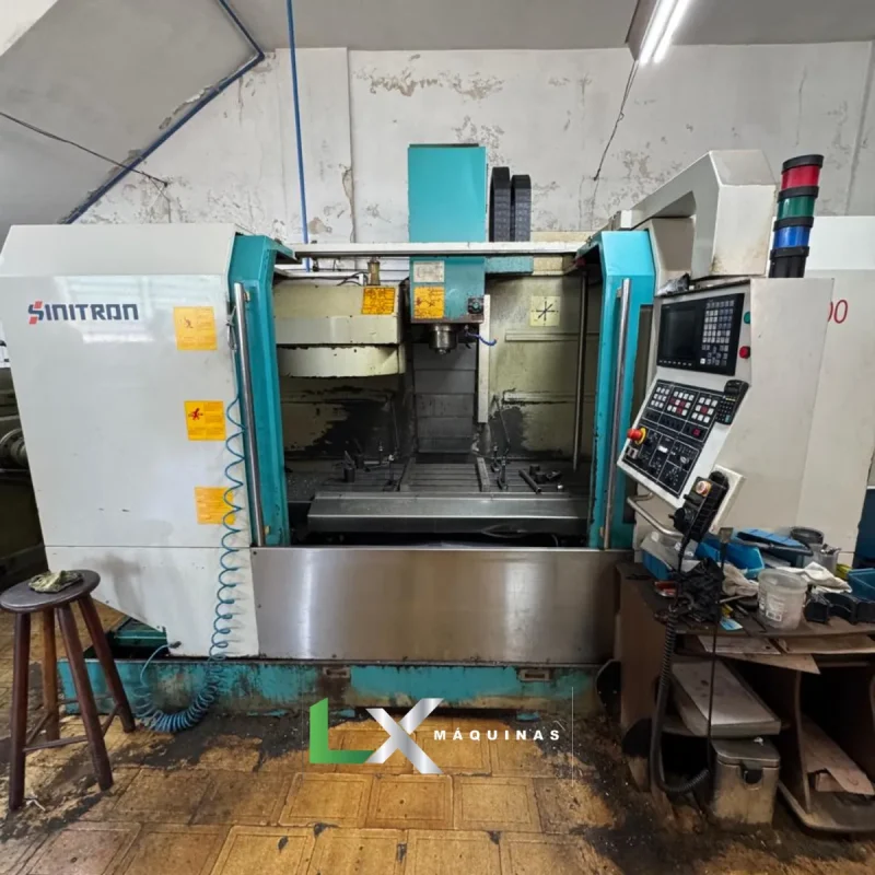 CENTRO DE USINAGEM VERTICAL SINITRON VMC 1000 - 2007 (1)