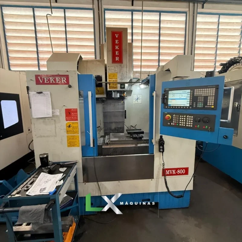 CENTRO DE USINAGEM VERTICAL VEKER MVK800 GUIAS LINEARES - SIEMENS - ANO 2010 (2)