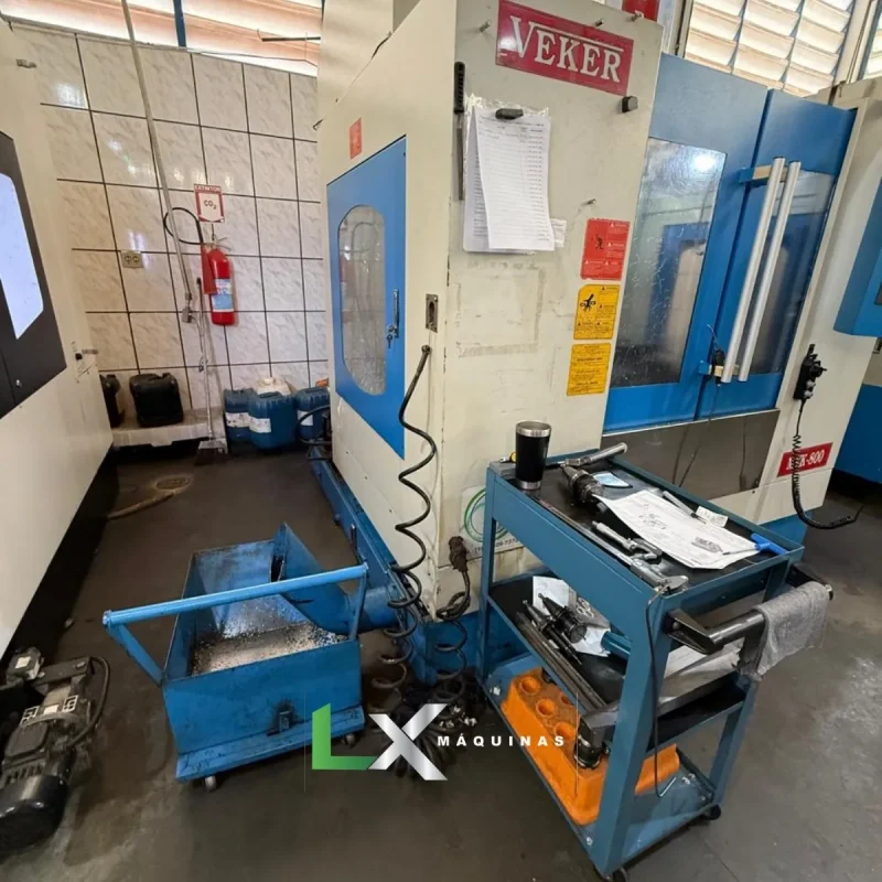 CENTRO DE USINAGEM VERTICAL VEKER MVK800 GUIAS LINEARES - SIEMENS - ANO 2010 (7)