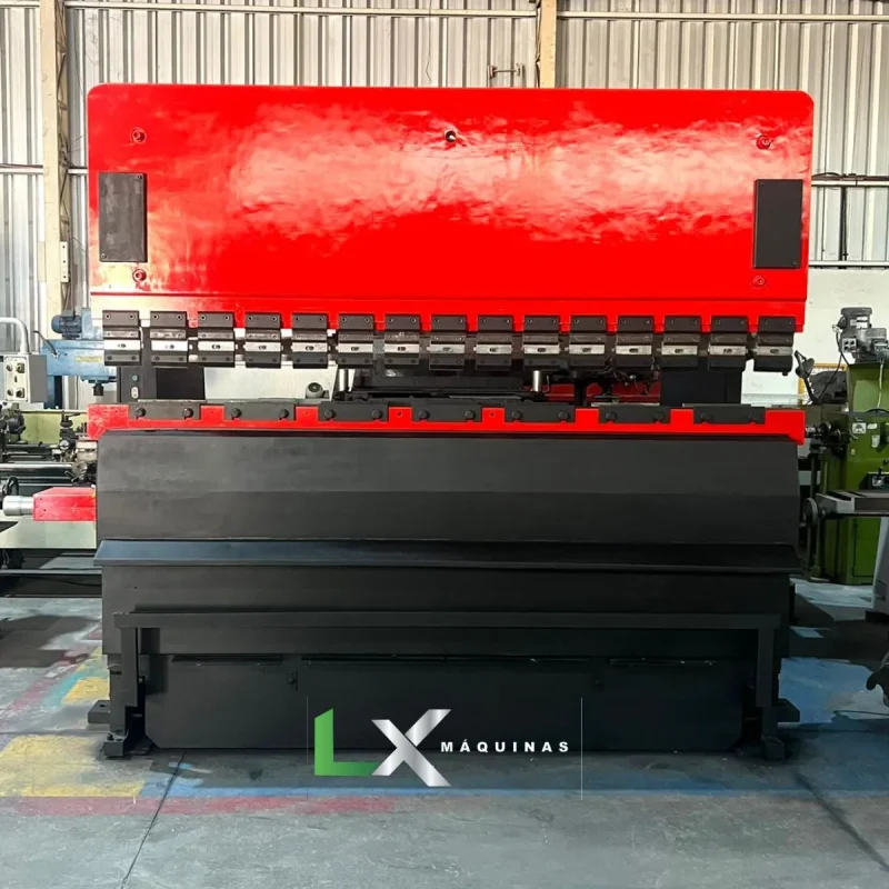 DOBRADEIRA HIDRÁULICA ASAMAQ - 3000 MM X 200TON (1)