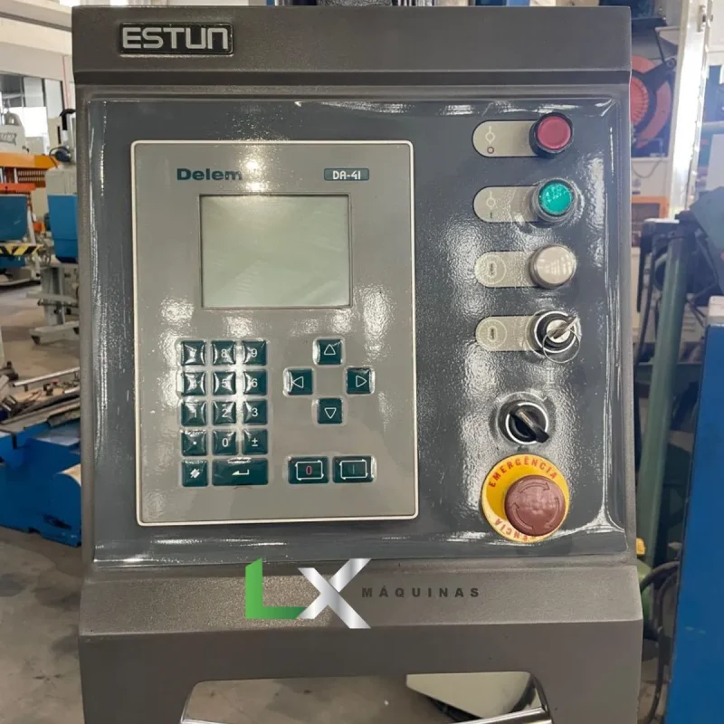 DOBRADEIRA HIDRAULICA CALVI PVC 4.000 MM X 200 TON (1)_11zon