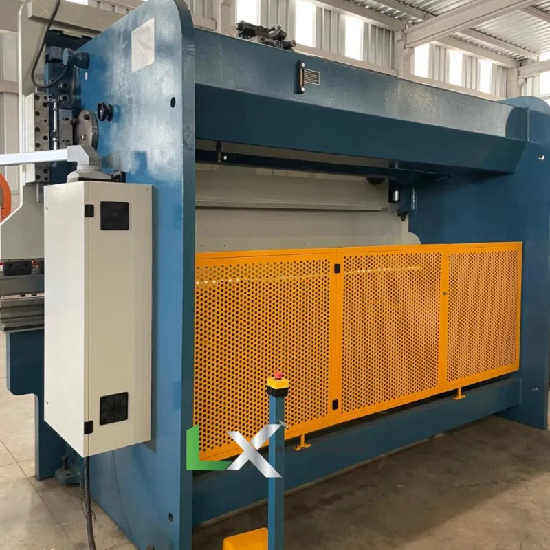 DOBRADEIRA HIDRAULICA CALVI PVC 4.000 MM X 200 TON (3)_11zon