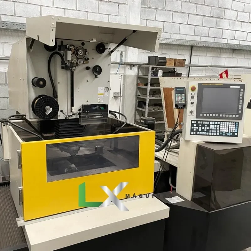 ELETROEROSAO A FIO FANUC ROBOCUT a C600ia com 1500 hrs de uso (2)