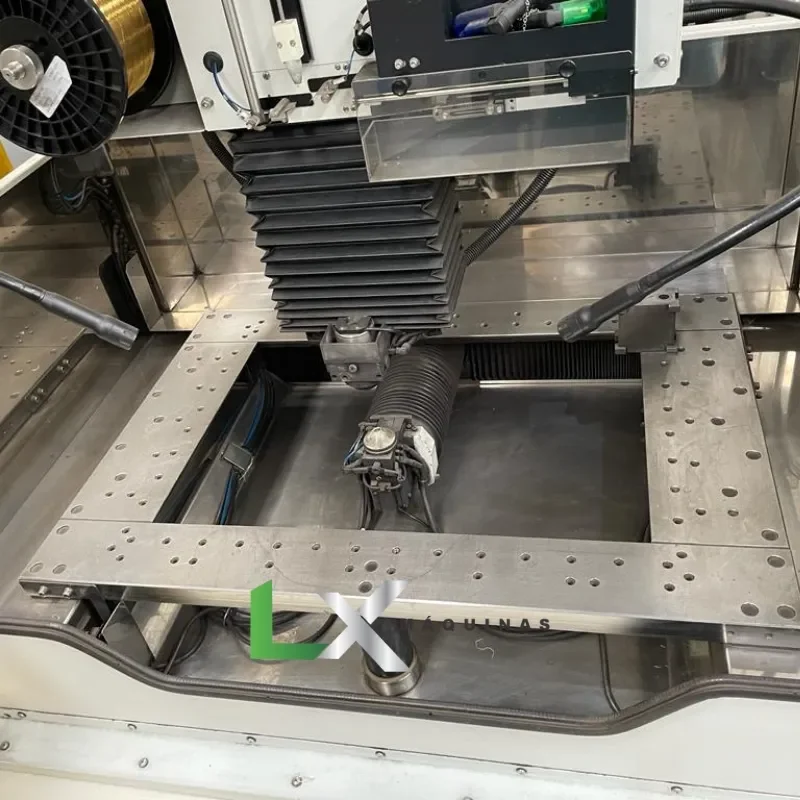 ELETROEROSAO A FIO FANUC ROBOCUT a C600ia com 1500 hrs de uso (5)
