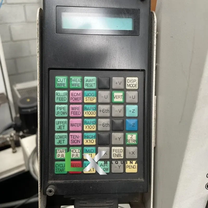 ELETROEROSAO A FIO FANUC ROBOCUT a C600ia com 1500 hrs de uso (6)