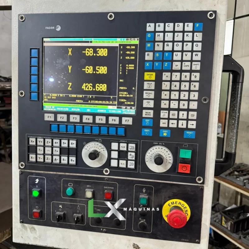 FRESADORA CNC TRAVIS M8 - 2000 X 870 X 710 - ANO 2008 (2)