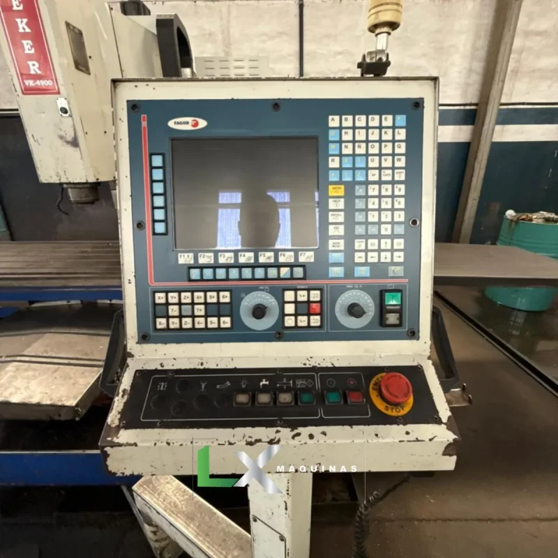 FRESADORA CNC VEKER VK4900 - 2500 X 850 X 860MM - ANO 2004 (2)
