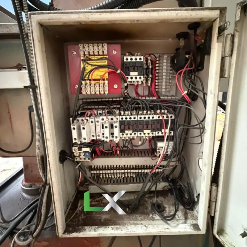 FRESADORA FERRAMENTEIRA DIPLOMAT FVF 2500 - ISO 40 - COM DIGITAL, AUTOMÁTICO E INVERSOR (1)