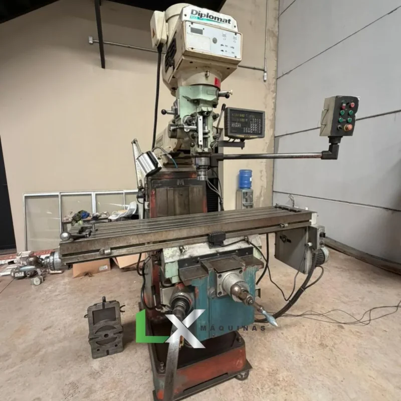 FRESADORA FERRAMENTEIRA DIPLOMAT FVF 2500 - ISO 40 - COM DIGITAL, AUTOMÁTICO E INVERSOR (2