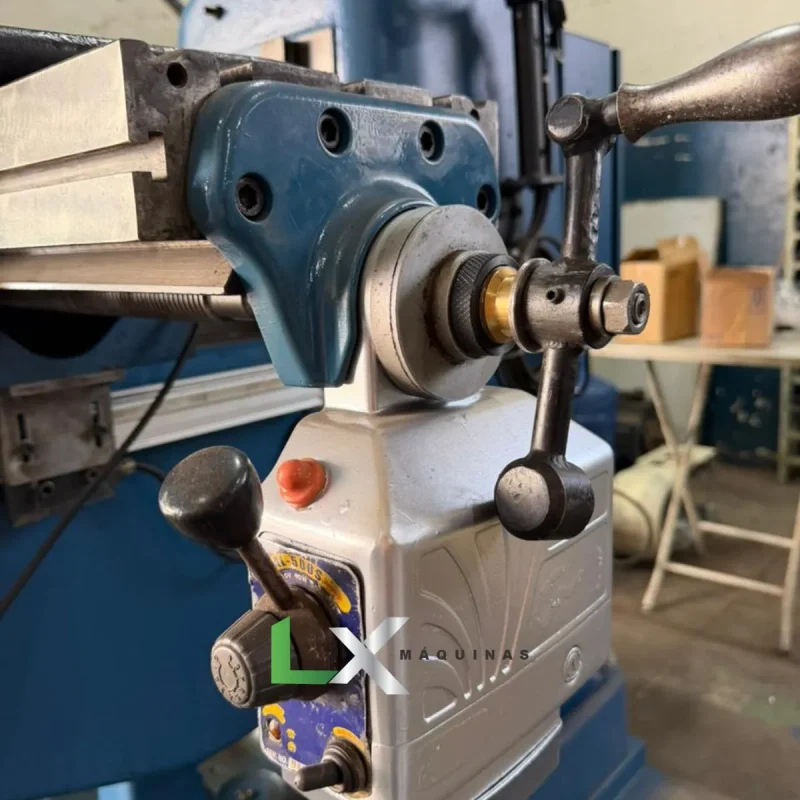 FRESADORA FERRAMENTEIRA KONDIA ISO 30 COM INVERSOR DE FREQUÊNCIA (4)