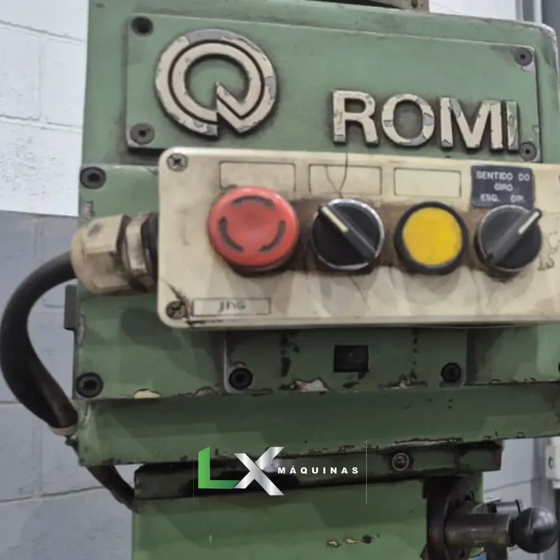 FRESADORA FERRAMENTEIRA ROMI F20 - COM DIGITAL NOS 3 EIXOS (6)
