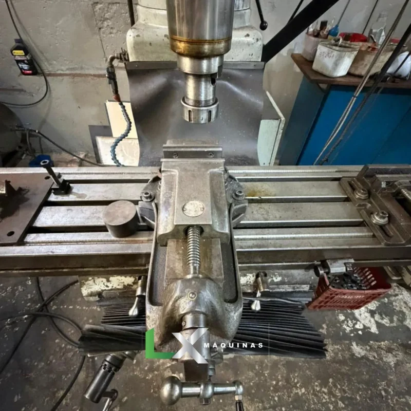 FRESADORA FERRAMENTEIRA SHAPI ISO 30 COM INVERSOR DE FREQUÊNCIA (10)