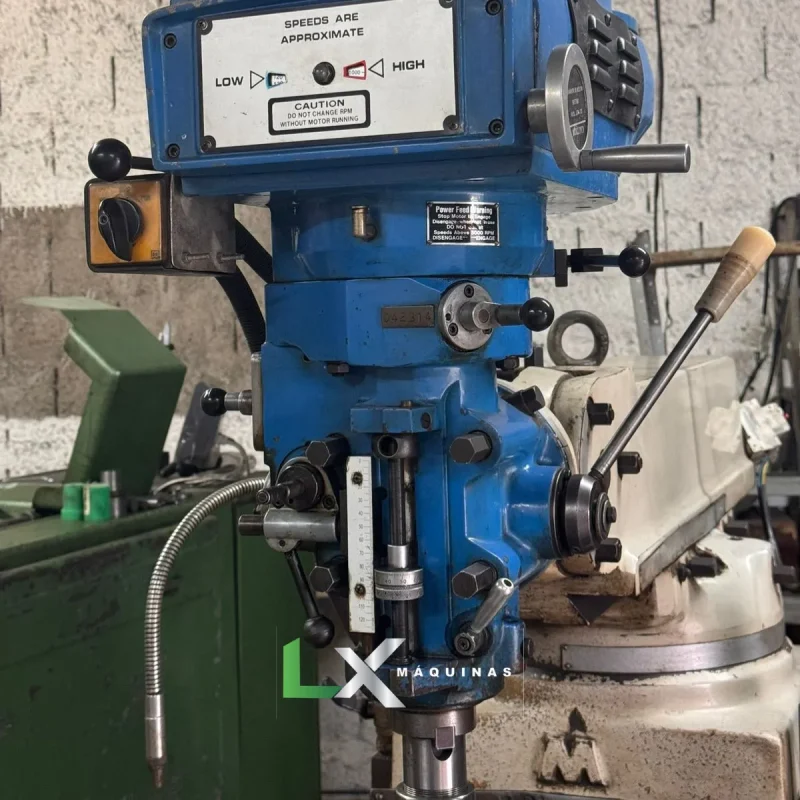 FRESADORA FERRAMENTEIRA SINITRON - DIGITAL NOS 3 EIXOS (1)