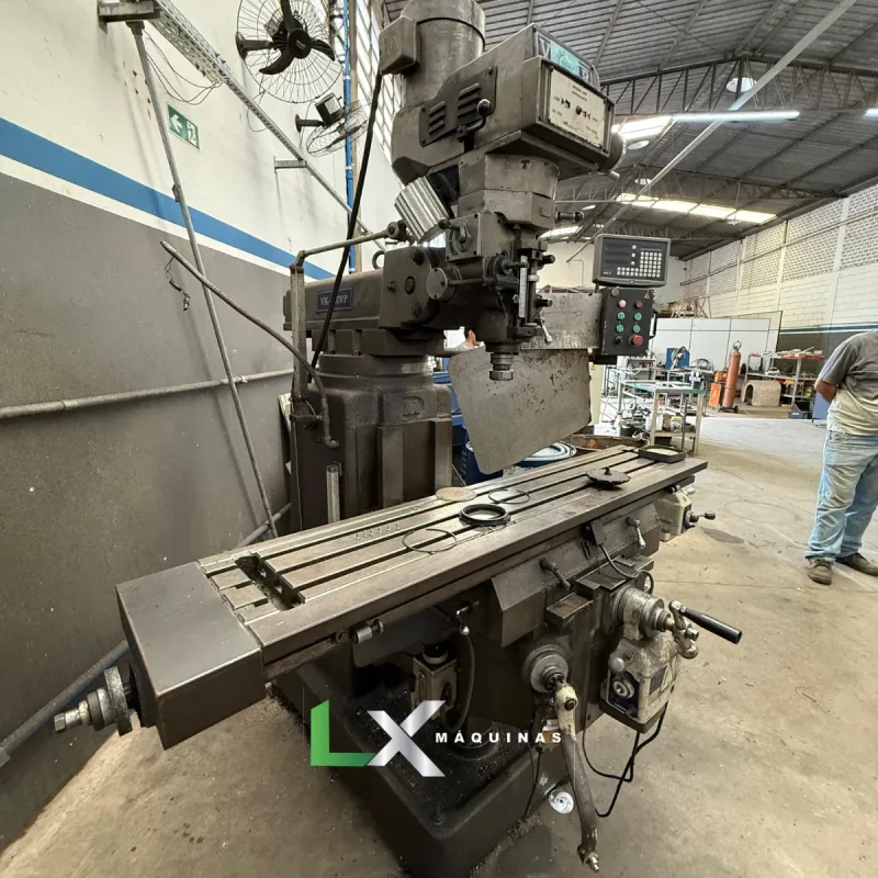 FRESADORA FERRAMENTEIRA VEKER VK430P - ANO 2011 - AUTOMATICO E DIGITAL (2)