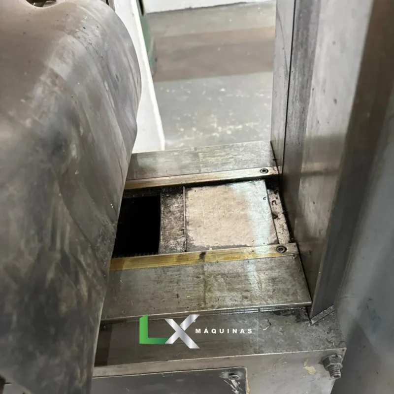 FRESADORA FERRAMENTEIRA ZEMA FFR 250 - COM INVERSOR (5)